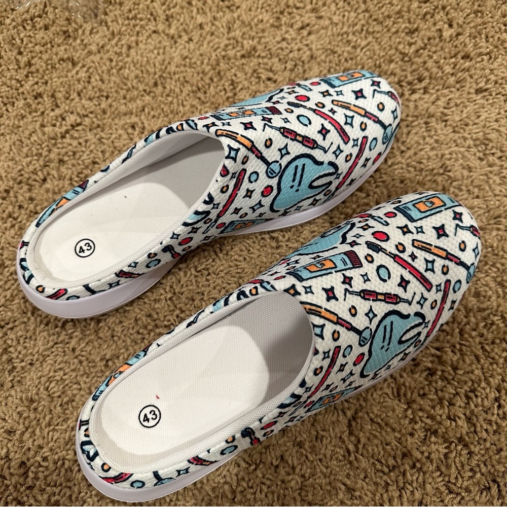 Dental Theme Work Clogs – Unisex